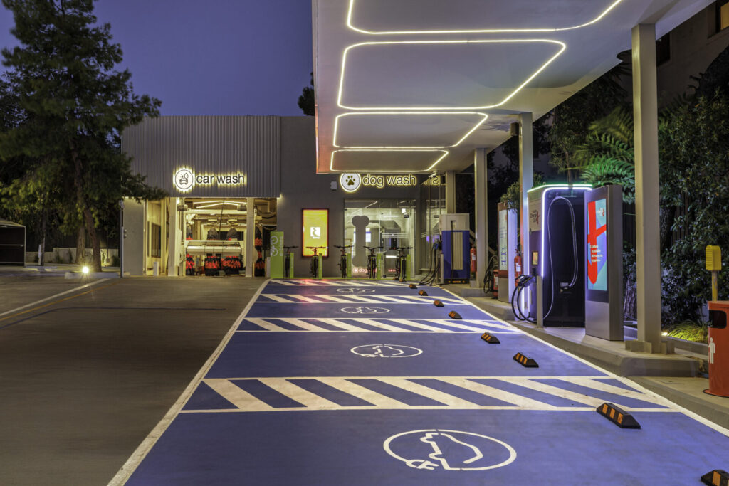 2 Πρατήριο ΕΚΟ Flagship 1